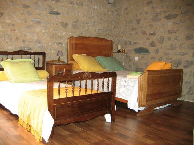 לינה וארוחת בוקר Medeyrolles La Ferme Des Genets מראה חיצוני תמונה